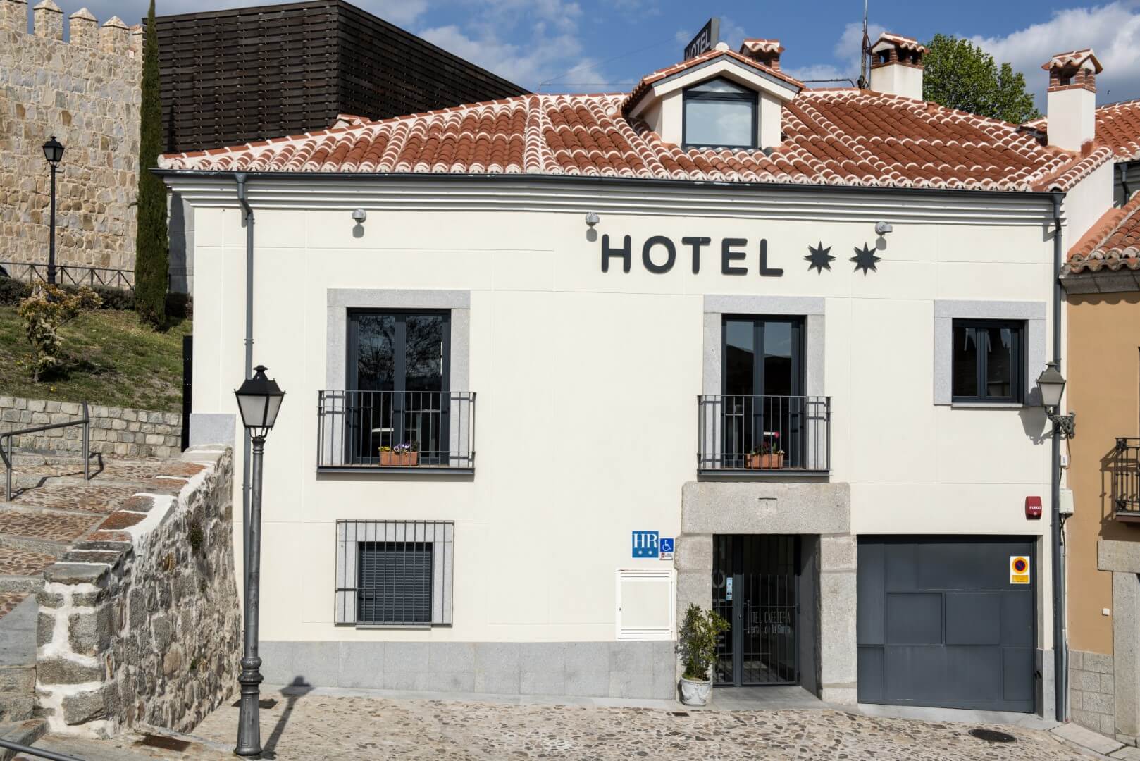Hotel Puerta de la Santa 1